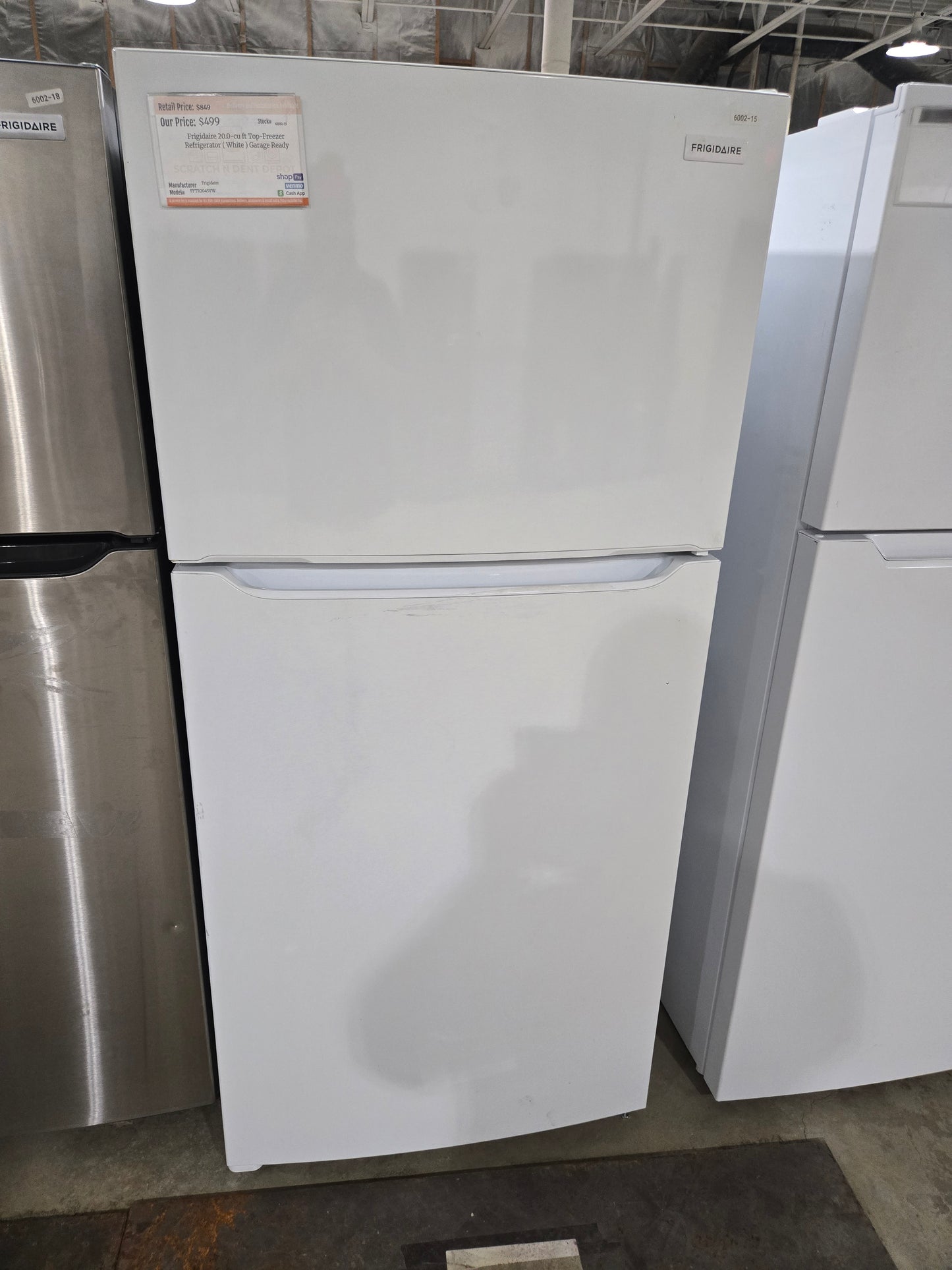 Frigidaire 20.0-cu ft Top-Freezer Refrigerator ( White ) Garage Ready Model# FFTR2045VW