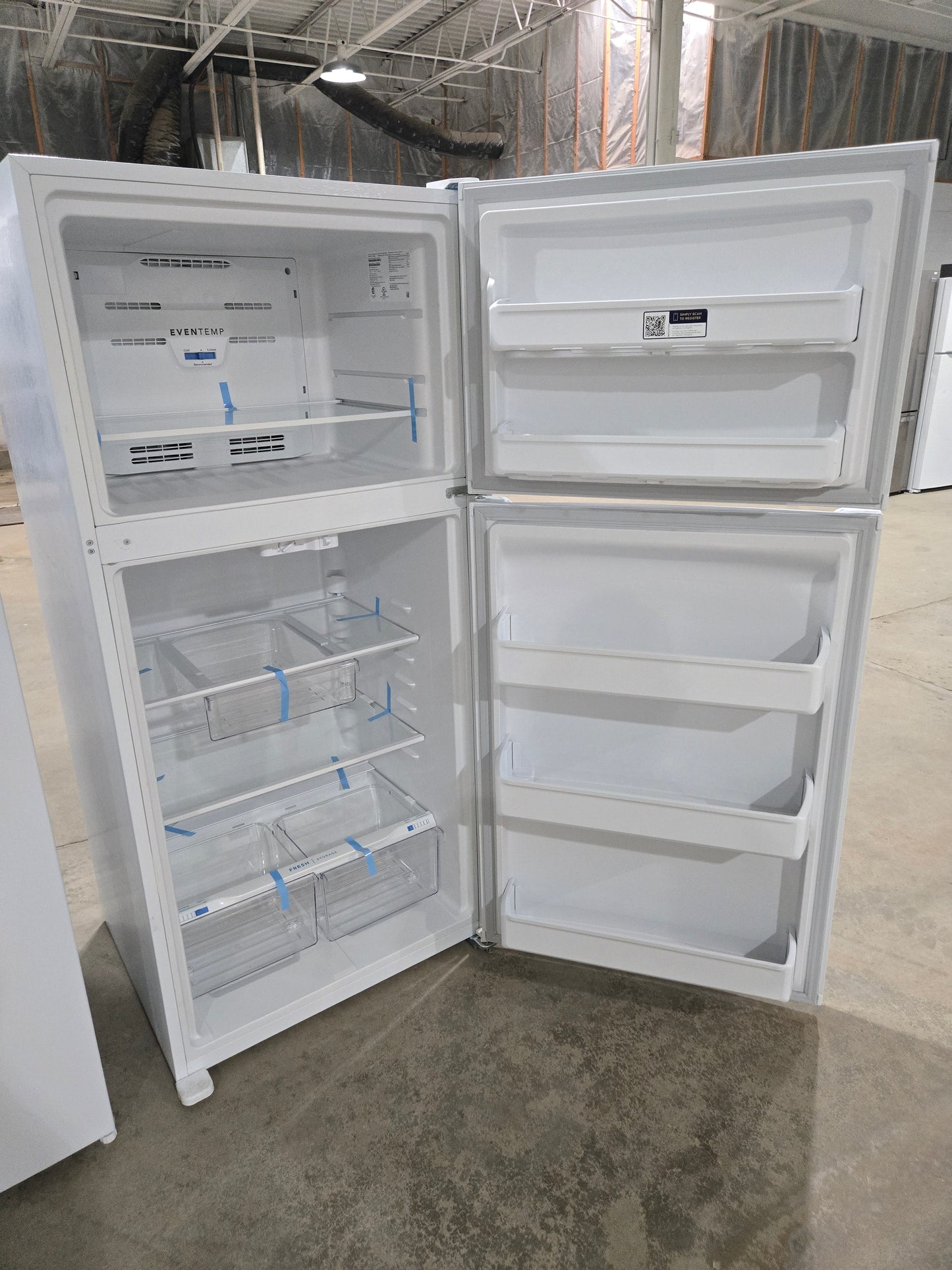 Frigidaire 18.3-cu ft Top-Freezer Refrigerator ( White ) Garage Ready Model# FFTR1835VW