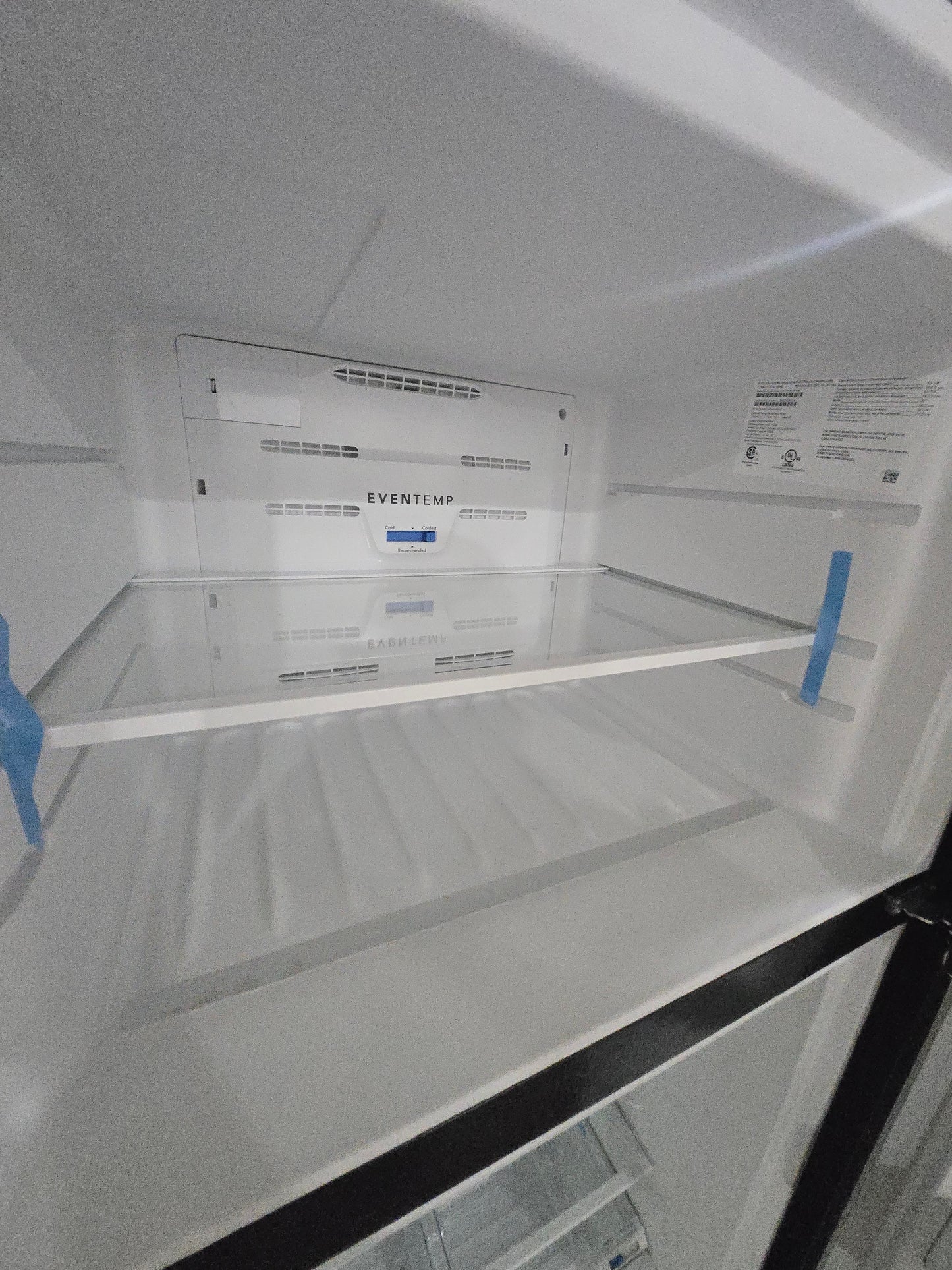 Frigidaire 18.3-cu ft Top-Freezer Refrigerator ( Black ) Garage Ready Model# FFTR1835VB