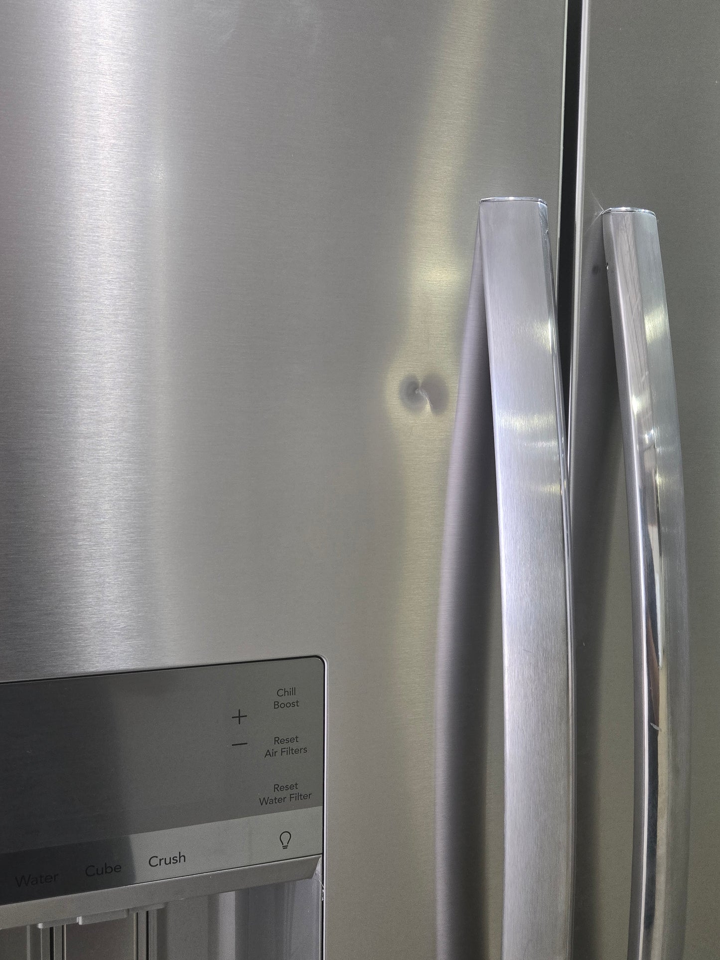 Frigidaire Gallery Standard-Depth 27.8-cu ft 3 -Door French Door Refrigerator with Dual Ice Maker with Water and Ice Dispenser ( Fingerprint Resistant Stainless Steel ) ENERGY STAR Certified Model# GRFS2853AF