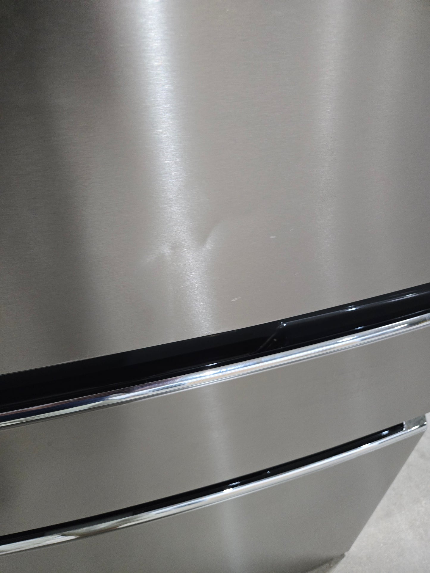 Frigidaire Counter-Depth 21.5-cu ft 4 -Door French Door Refrigerator with Ice Maker with Water and Ice Dispenser ( Smudge-Proof Stainless Steel ) ENERGY STAR Certified Model# GRMC2273CF