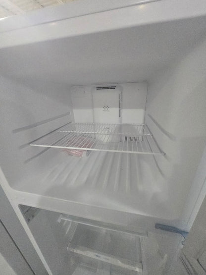 Frigidaire 17.6-cu ft Top-Freezer Refrigerator ( White ) ENERGY STAR Certified Model# FFHT1822UW